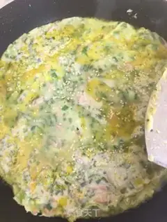 Make Cream of eggs and ham step 1