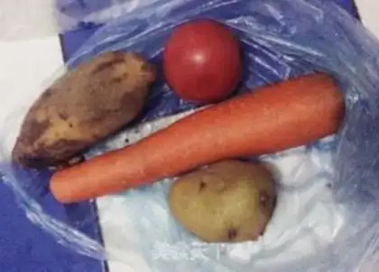 Make Tomatoes make four vegetables step 1
