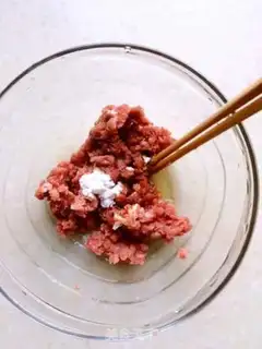 Make West Lake Beef Spas step 1