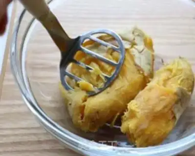 Make Cake with sweet potatoes and balls step 0
