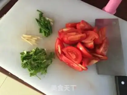 Make Tomato goldfish step 3