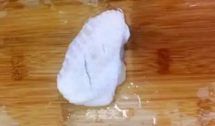Make Hot chicken wings step 1
