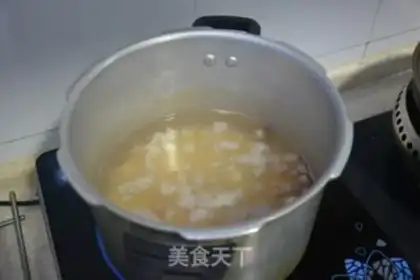 Make Lotus peanut porridge step 3