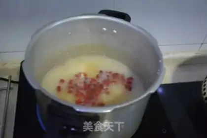 Make Lotus peanut porridge step 5
