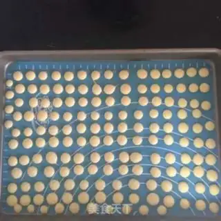 Make Little yolk cookies step 5