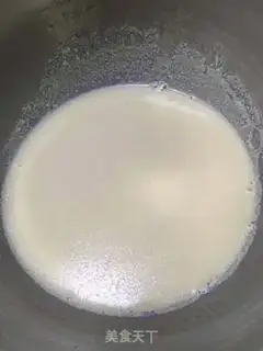 Make Milk and sesame cream step 0