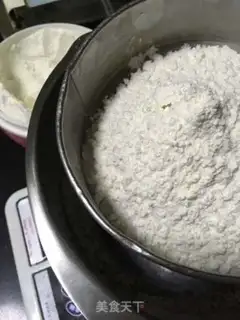 Make Milk and sesame cream step 2