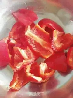 Make Paprika and fried rice step 1