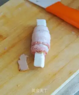 Make Apricot bacon roll step 2