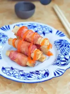 Make Apricot bacon roll step 5