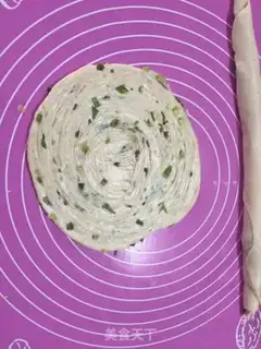 Make The pasta tore the onions step 8