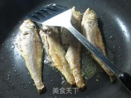 Make Salsa sauce, yellowfish step 1