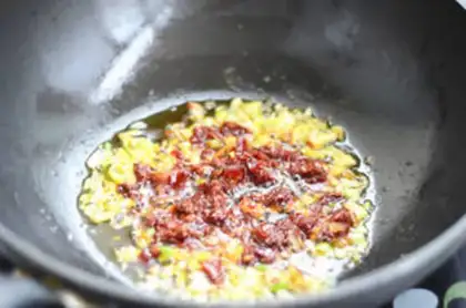 Make Spicy crabs step 4