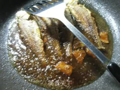 Make Salsa sauce, yellowfish step 7
