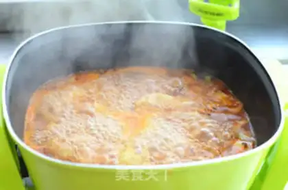 Make Hot cabbage seafood pan step 3