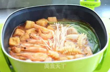 Make Hot cabbage seafood pan step 6