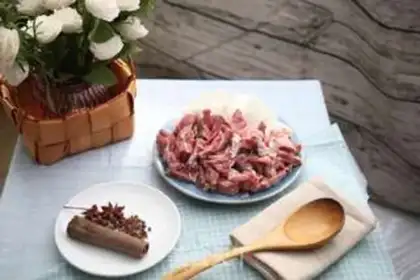 Make The radish stew step 0