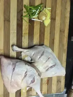 Make A roasted duck leg step 0