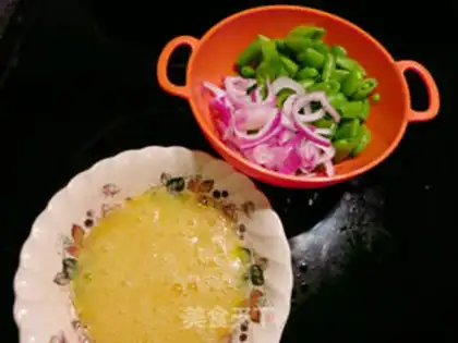 Make Sweet bean fried eggs step 0