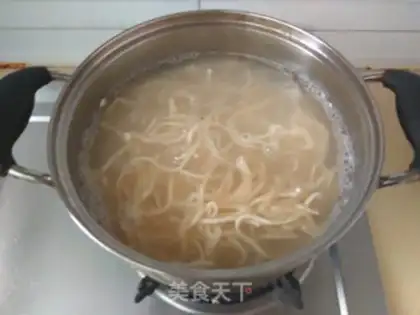 Make Spicy noodles step 3