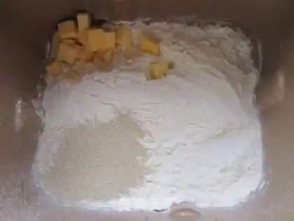 Make Egg sausage sandwich step 1