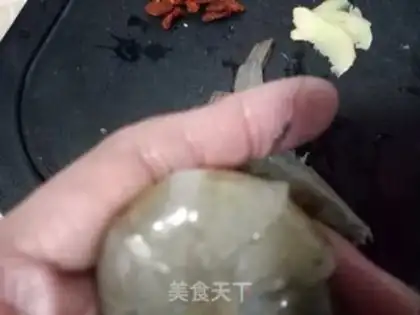 Make Leach shrimp noodles step 0