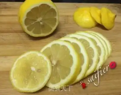 Make Honey lemon tea step 1