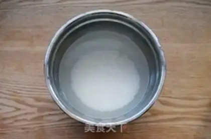 Make The spicy seafood congee step 1
