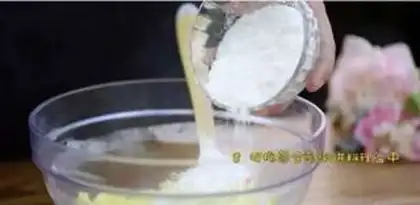 Make Coconut ball production step step 7