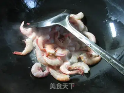 Make White mushroom fried shrimp step 2