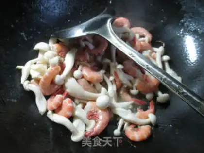 Make White mushroom fried shrimp step 3