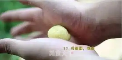 Make Coconut ball production step step 10