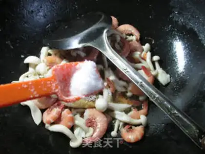 Make White mushroom fried shrimp step 6