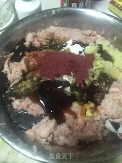 Make Homemade garlic sausage step 1