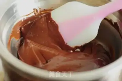 Make Chocolate-flavored peach pie step 5