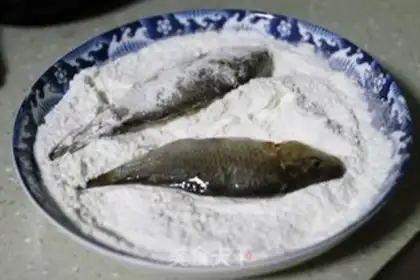 Make Pretzels, fried fish step 2