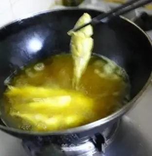 Make Pretzels, fried fish step 4