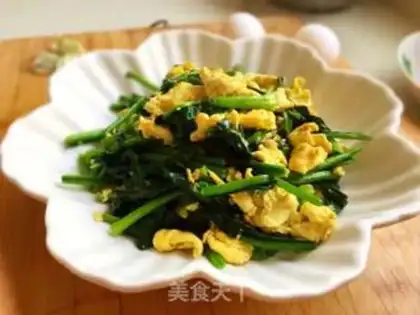 Make Spinach fried eggs step 6