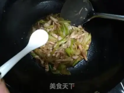 Make Burning fish onions step 6