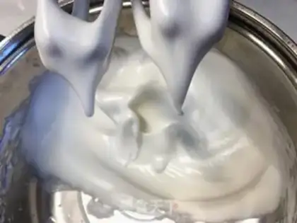 Make Gradual cream naked cake step 4