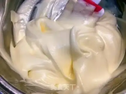 Make Gradual cream naked cake step 8