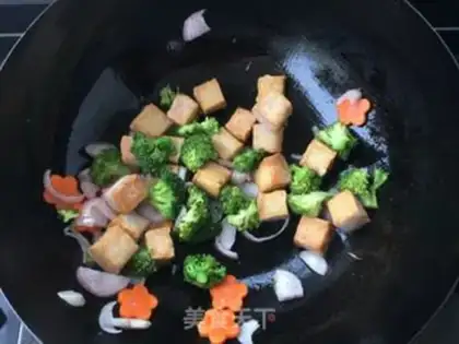 Make Fresh tofu tofu soup step 2