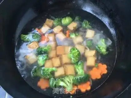 Make Fresh tofu tofu soup step 3