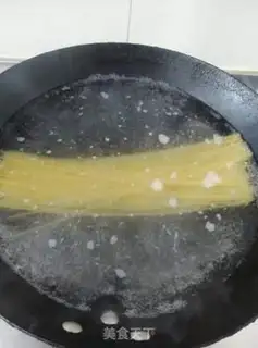 Make Seafood pasta step 1