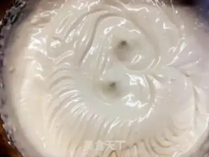 Make Gradual cream naked cake step 16
