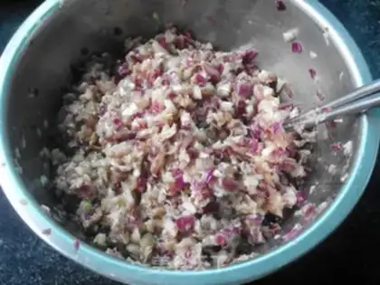 Make "Blucchid and blue pork dumplings." step 4