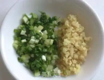 Make Garlic egg sauce step 1