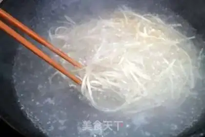 Make Spicy noodles step 3
