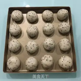 Make Coconut sesame bread step 5