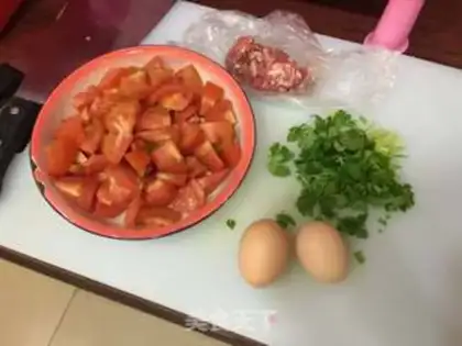 Make Tomato egg gravy step 1